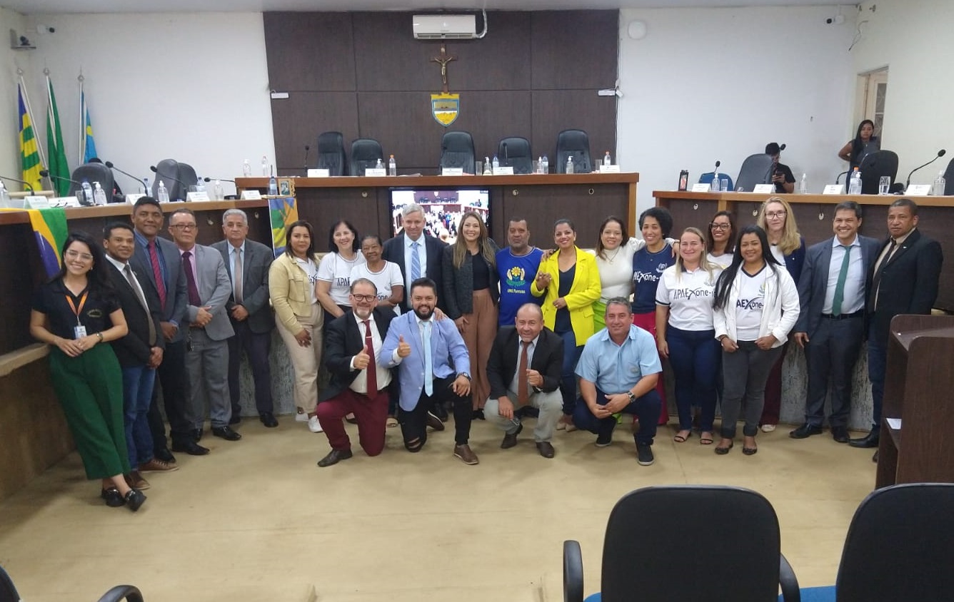 Câmara discute, apresenta emendas e aprova projetos em extraordinária