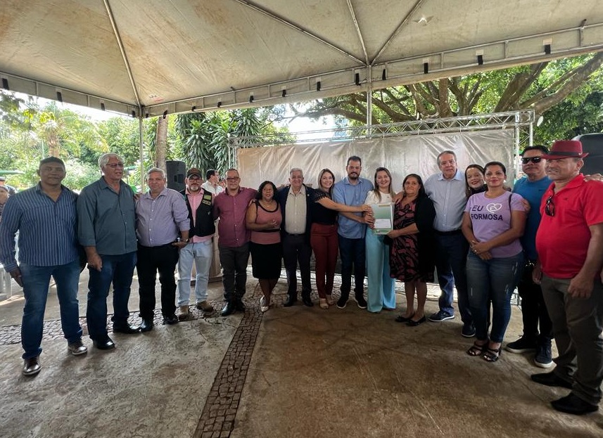 Câmara participa da entrega de maquinários agrícolas