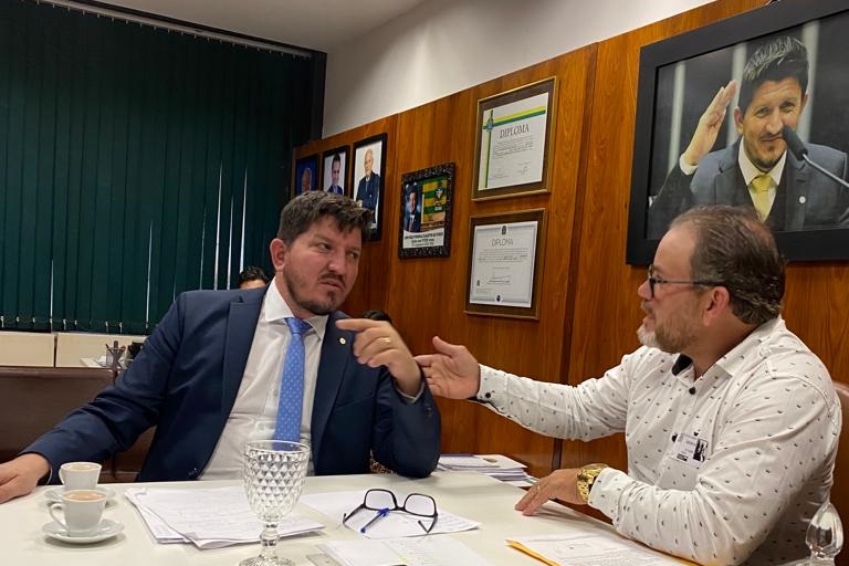 Vereador Ciê do Sacolão busca emendas para o município