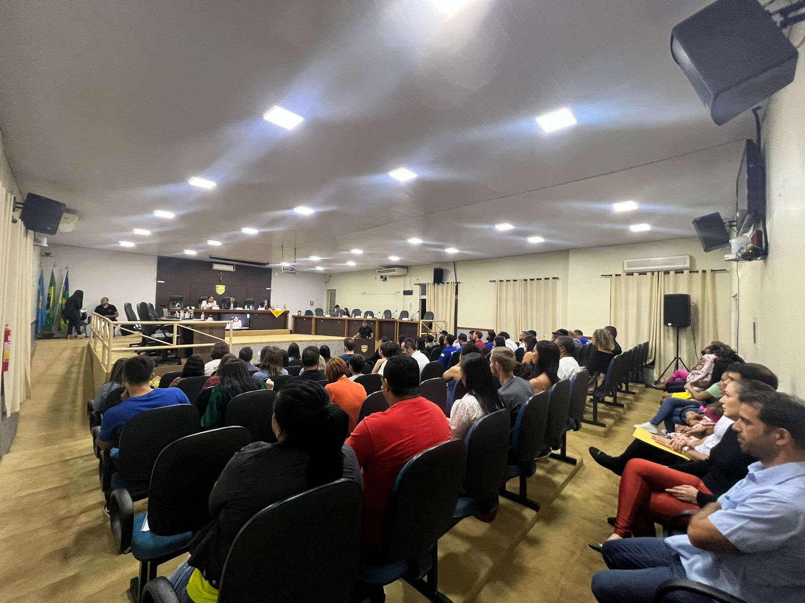 Vereadores homenageiam 41 pessoas com Moção de Congratulação