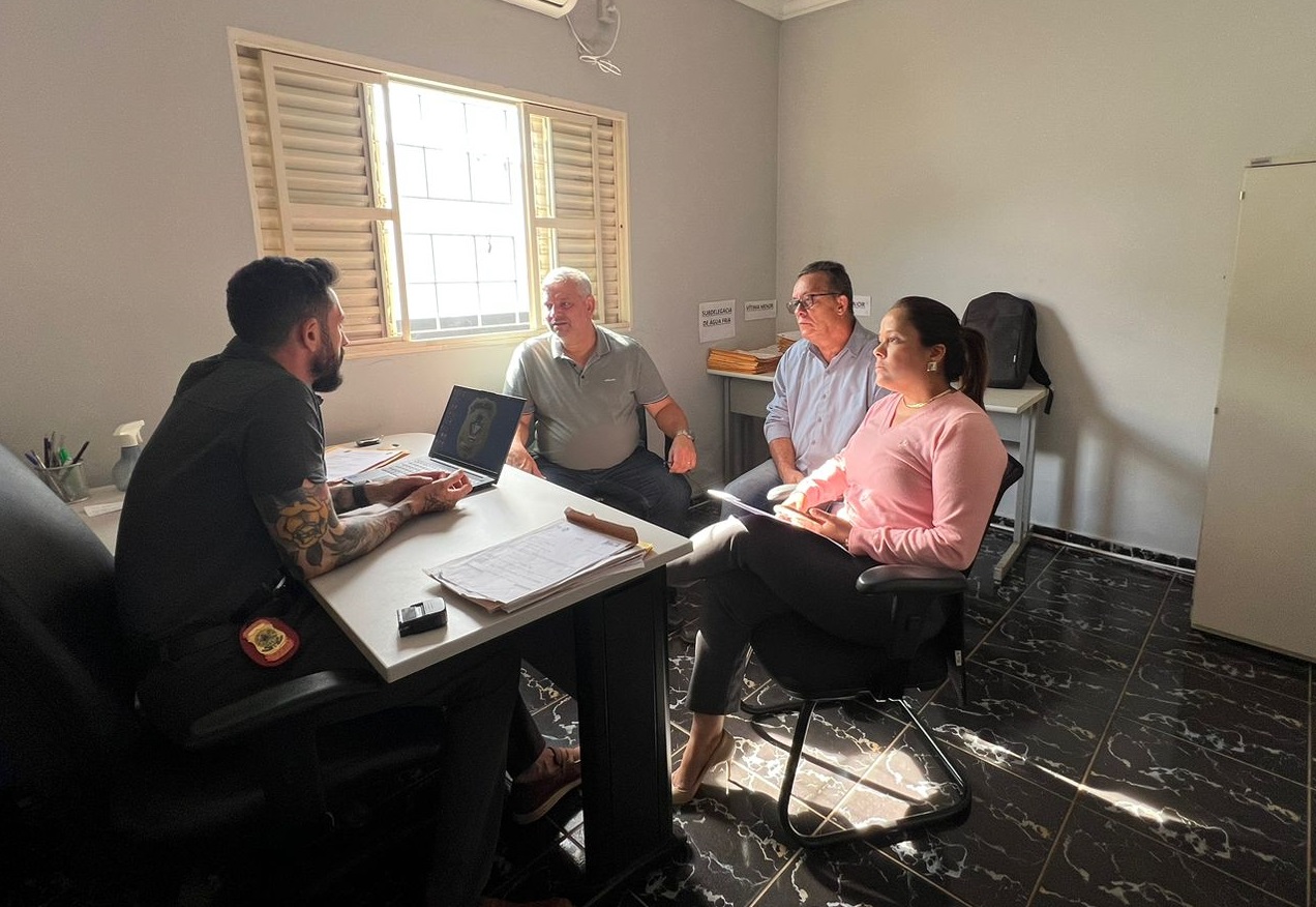 Vereadores se reúnem com o Delegado Yasser Yassine, da DEAM