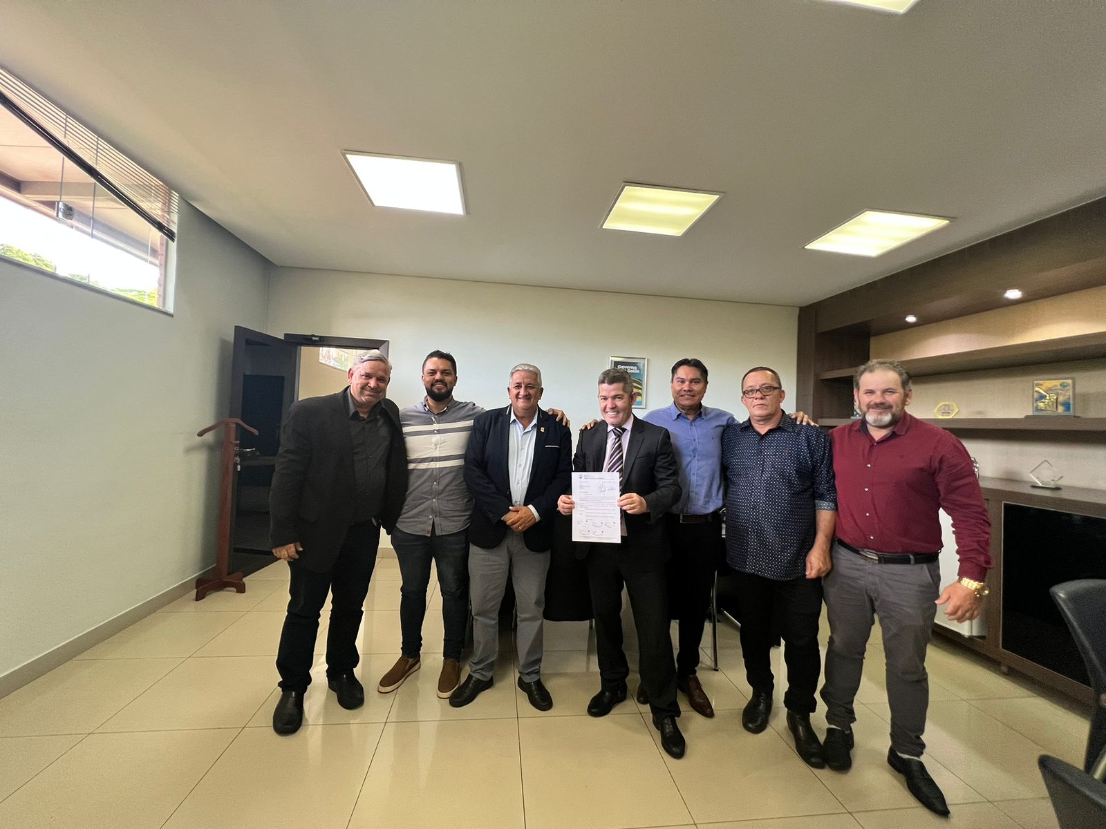 Vereadores se reúnem com presidente do DETRAN-GO