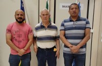 Vereadores Welio de Iraci Chegou e Professor Shinayder recepcionam o senhor David Gonçalves