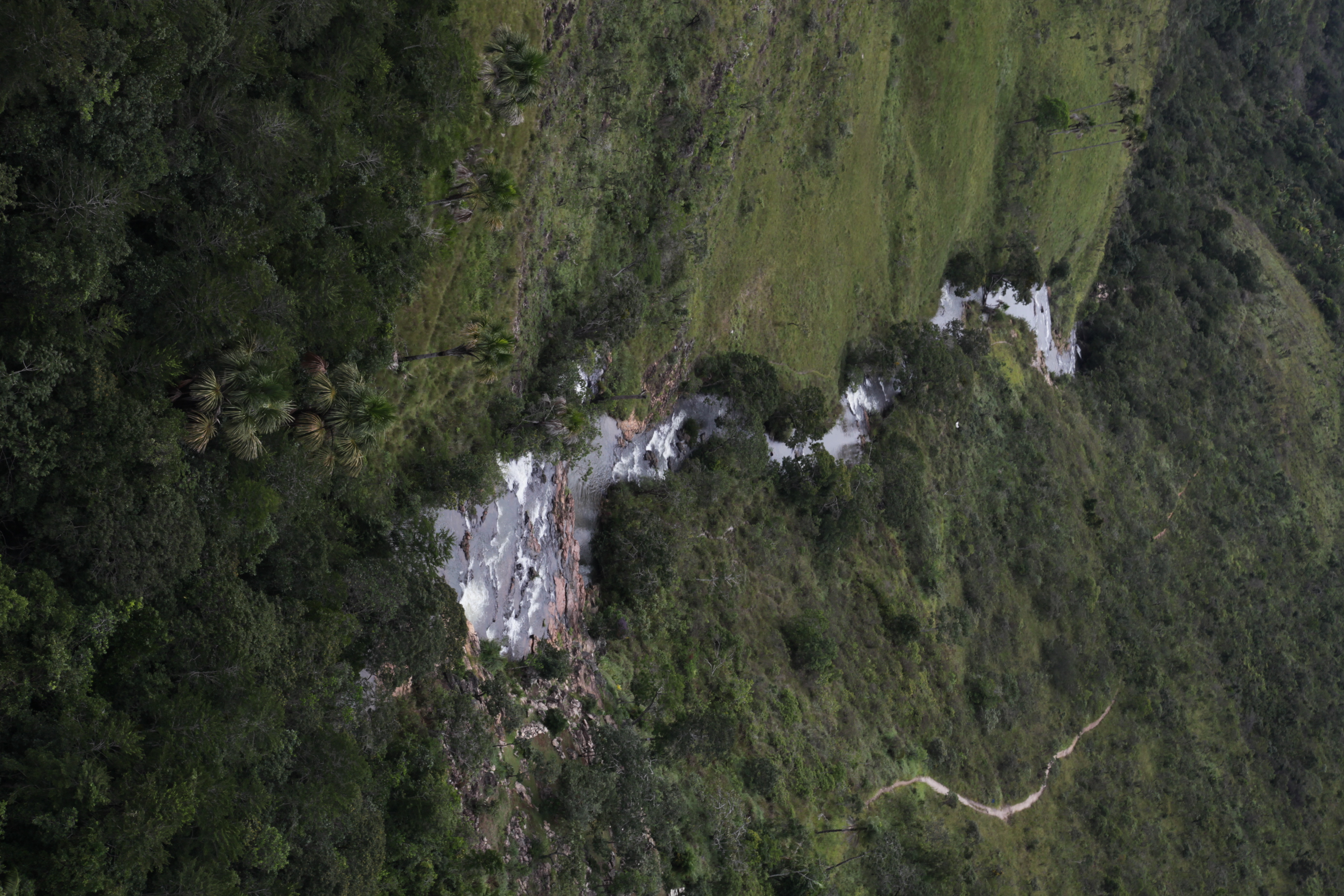 Cachoeira do Indaiá 2.JPG
